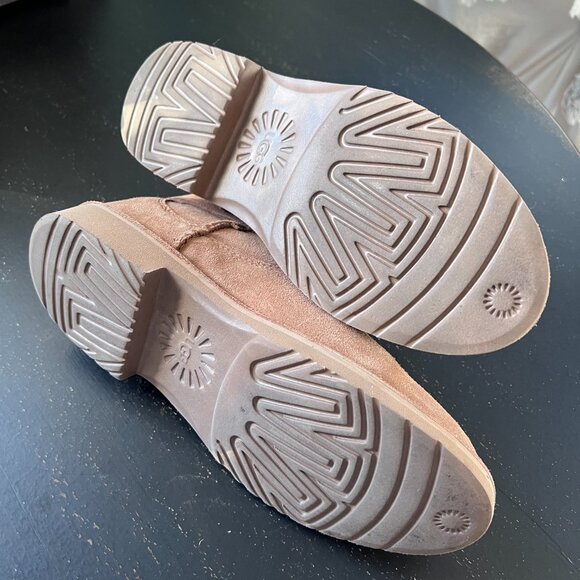 UGG Elisa Suede Ankle Bootie - Picture 4 of 4